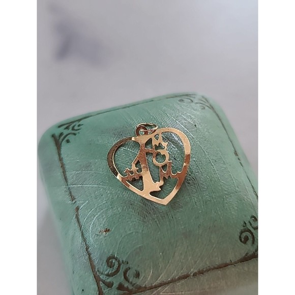 14K Gold Cut Out #1 Mom Heart Pendant/ Signed MBR - Picture 7 of 9